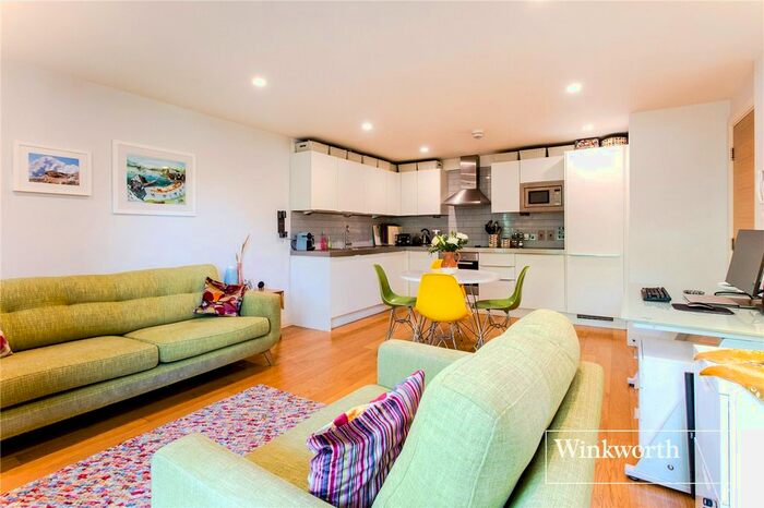 1 Bedroom Flat To Rent In Holden Avenue, Woodside Park, London, N12