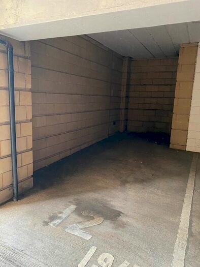1 Bedroom Parking/garage To Rent In High Riggs Parking Space, Edinburgh, EH3