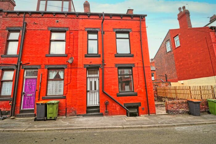 2 Bedroom Property To Rent In Greenock Terrace, Armley, Leeds, LS12