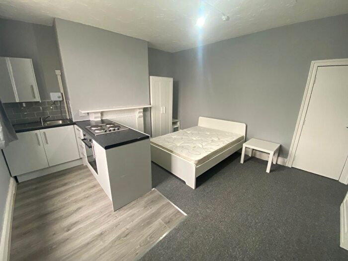 1 Bedroom Terraced House To Rent In Woodvile Road, Dewsbury, WF12