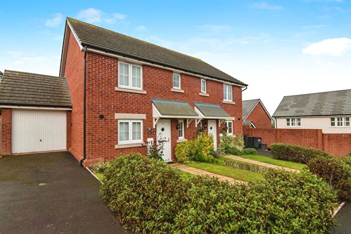 3 Bedroom Semi-Detached House For Sale In Covert Close, Axminster, EX13