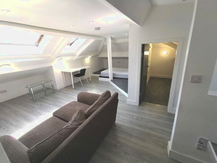 1 Bedroom Flat To Rent In Trinity Street, Huddersfield, HD1