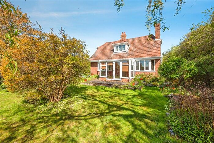 2 Bedroom Detached House For Sale In New Road, Catfield, Great Yarmouth, NR29