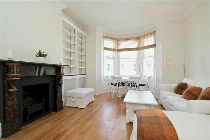 2 Bedroom Flat To Rent In St. Ann's Villas, Holland Park, London, Kensington &amp; Chelsea, W11