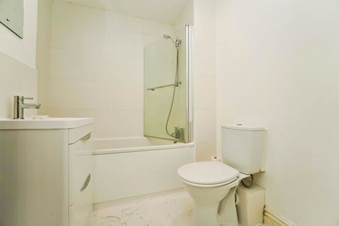 1 Bedroom Apartment For Sale In St. Georges Place, Cheltenham, Gloucestershire, GL50