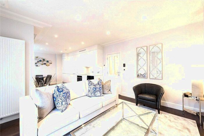 3 Bedroom Flat To Rent In Hamlet Gardens, Hammersmith, London, W6