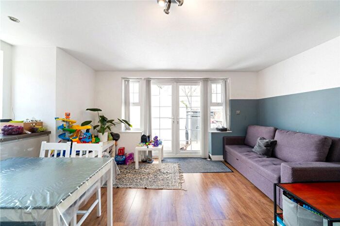 1 Bedroom Flat To Rent In Long Let - Campbell Road, London, W7