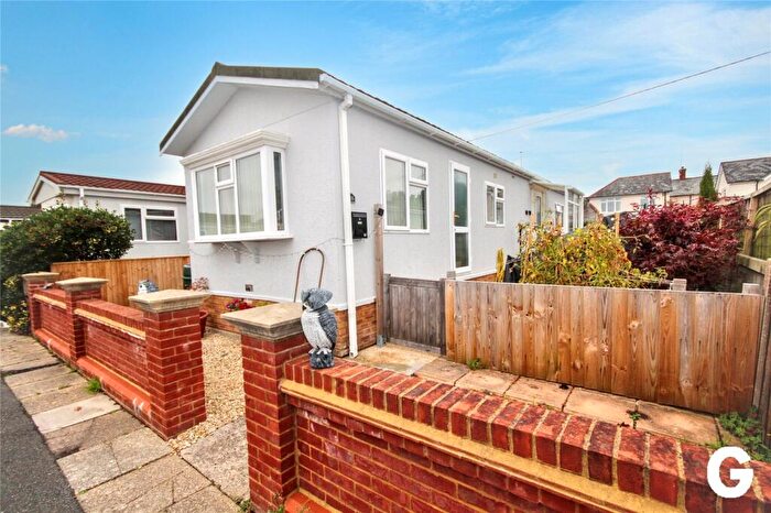 2 Bedroom Park Home For Sale In Pilgrims Park, Southampton Road, Ringwood, Hampshire, BH24