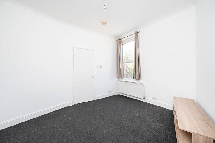 1 Bedroom Flat To Rent In Clarence Road, , Clapton, London, E5