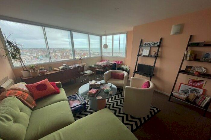 2 Bedroom Flat To Rent In All Saints Avenue, Margate, CT9