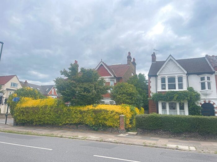 1 Bedroom Flat To Rent In Twyford Avenue, Acton, London, W3