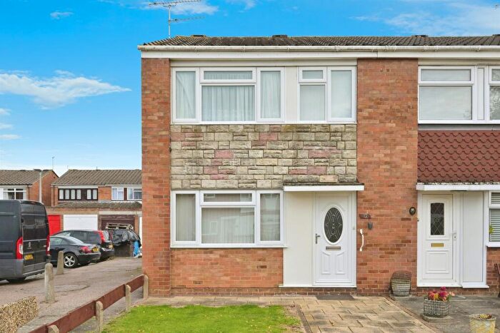 3 Bedroom End Of Terrace House For Sale In Bevil Court, Hoddesdon, EN11