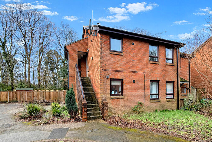 Studio To Rent In Cygnus Gardens, Dibden, Southampton, SO45