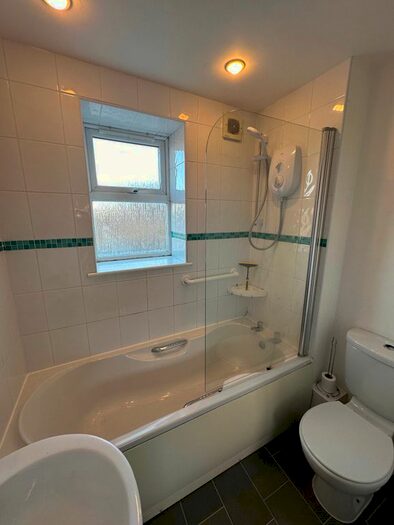 1 Bedroom Flat To Rent In Bed Flat, Acre Close, Whitnash, CV31