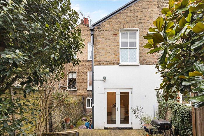 3 Bedroom Terraced House For Sale In Elderfield Road, London, E5