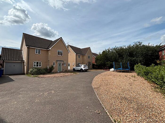 3 Bedroom Detached House For Sale In Windmill Close, Lakenheath, Brandon, IP27