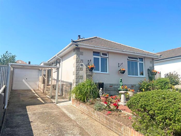 2 Bedroom Bungalow For Sale In Foxes Close, Sandown, PO36