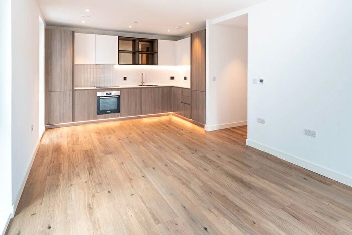 2 Bedroom Flat To Rent In Samara Drive, Southall, UB1