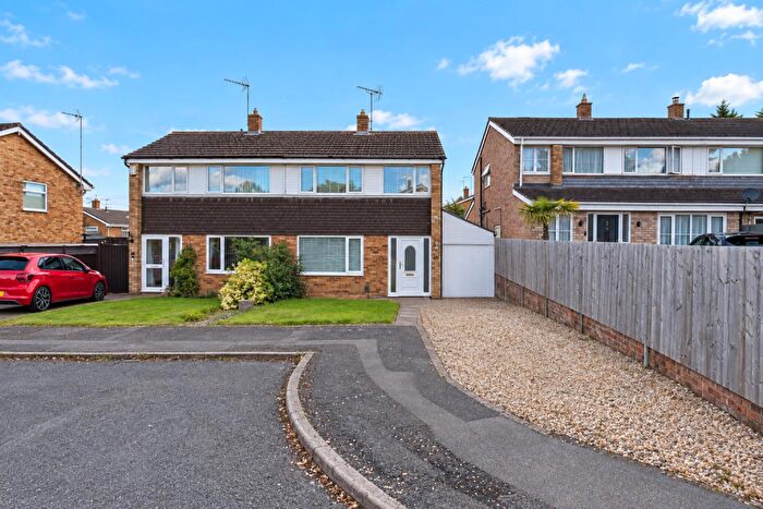3 Bedroom Semi Detached House For Sale In Bramble Close, Kettering, NN16
