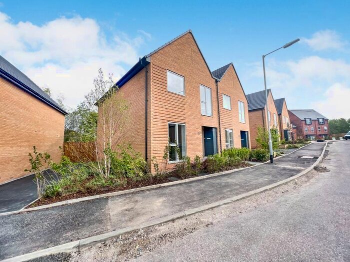 3 Bedroom Semi-Detached House To Rent In Fenton Way, Daubhill, Bolton, BL3