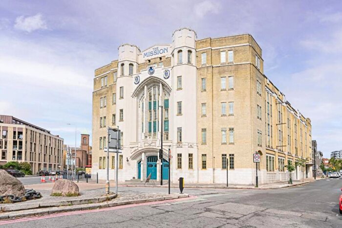 2 Bedroom Flat For Sale In Commercial Road, , Tower Hamlets, London, E14
