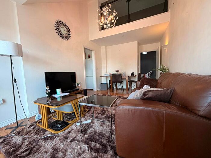 2 Bedroom Apartment To Rent In Thackhall Street, Coventry, CV2