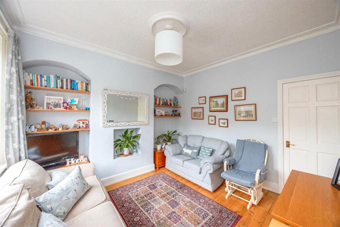 3 Bedroom Terraced House For Sale In Victor Street, Sheffield, S6