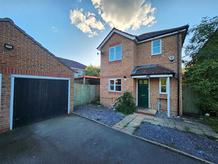 3 Bedroom Detached House For Sale In George Lovell Drive, Enfield Island Village, EN3