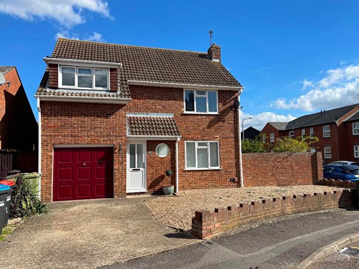 3 Bedroom Detached House To Rent In Castle Meadow Close, Newport Pagnell, Buckinghamshire, MK16
