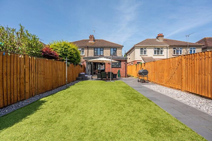 3 Bedroom Semi-detached House For Sale In College Road, Southampton, SO19