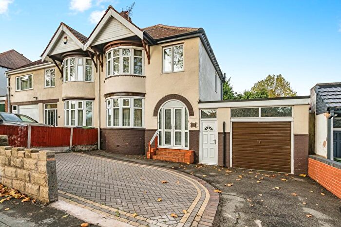 3 Bedroom Semi Detached House For Sale In Priory Road, Dudley, West Midlands, DY1