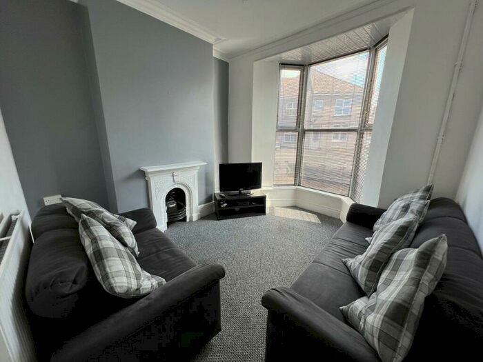 5 Bedroom House To Rent In St Helens Road, Sandfields, Swansea, SA1