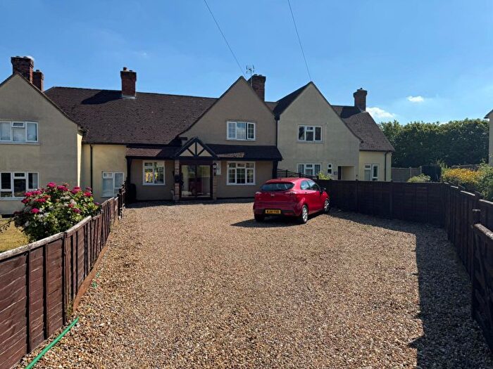 3 Bedroom Terraced House For Sale In Mangrove Road, Luton, LU2