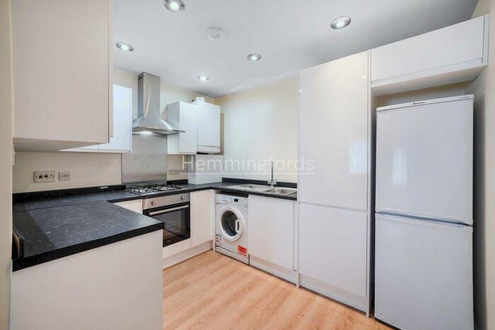 1 Bedroom Apartment To Rent In Hercules Place, Holloway, N7