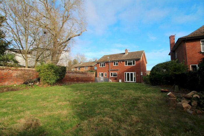 4 Bedroom Detached House To Rent In Green Street Green Road, Dartford DA2