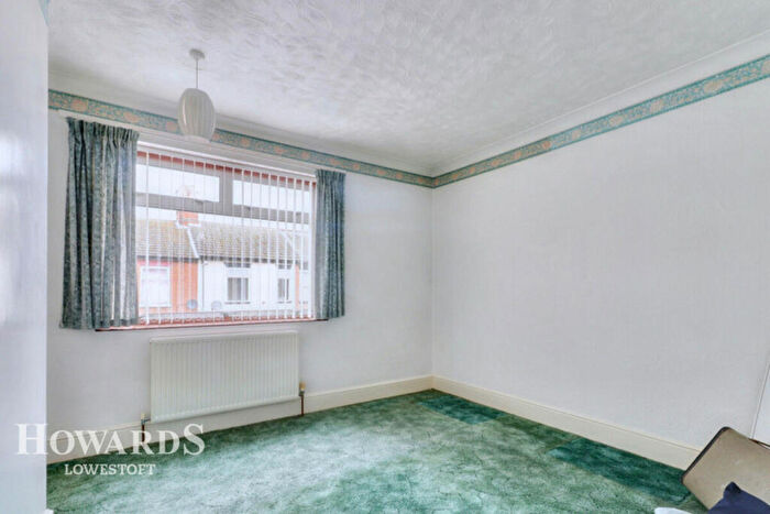 3 Bedroom Terraced House For Sale In May Road, Lowestoft, NR32