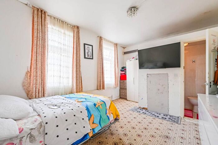 3 Bedroom Terraced House For Sale In Bromley Road, Tottenham, London, N17