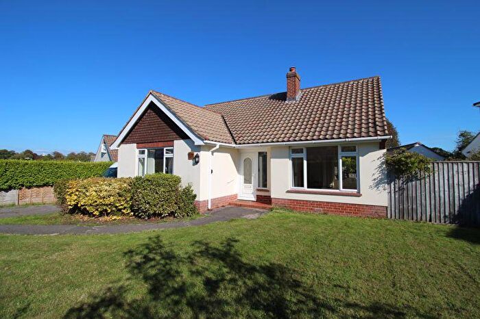 2 Bedroom Detached Bungalow For Sale In Bitterne Way, Lymington, SO41