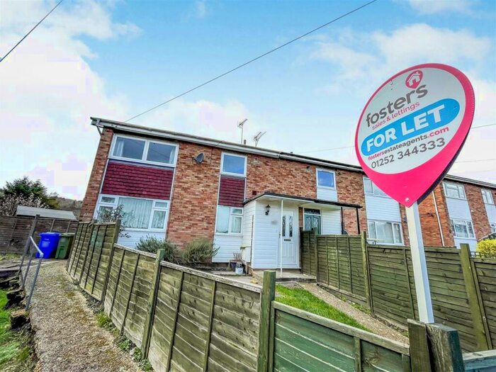 2 Bedroom Flat To Rent In Legge Crescent, Aldershot, GU11