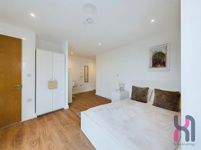 Apartment To Rent In Frederick Road, Manchester, Greater Manchester, M6