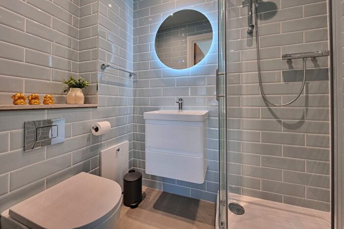 2 Bedroom Flat To Rent In Lock Approach, Port Solent, Portsmouth, PO6