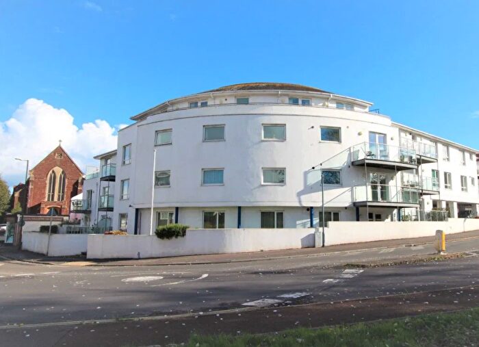 2 Bedroom Flat For Sale In Tor Sands, Paignton, TQ4
