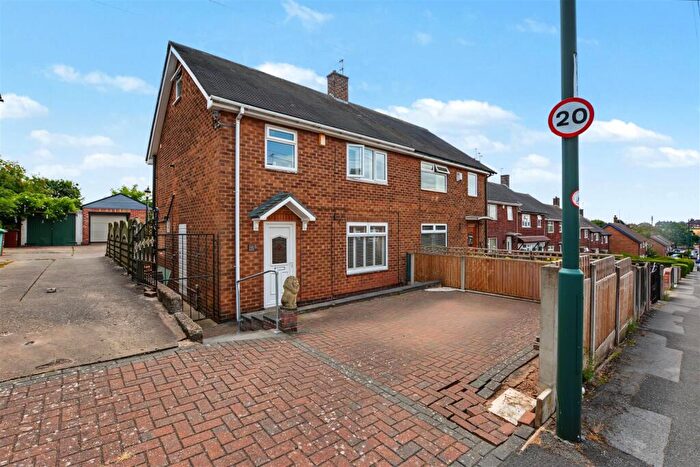 3 Bedroom Semi-Detached House For Sale In Chippenham Road, Bestwood, Nottingham, NG5