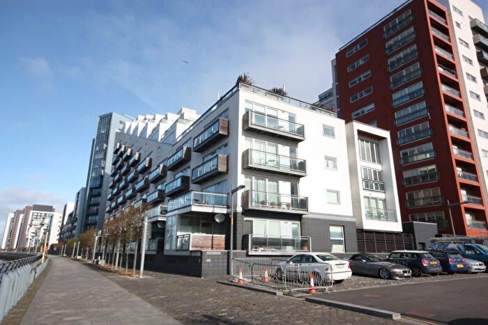 2 Bedroom Flat To Rent In Meadowside Quay Walk, Glasgow, G11