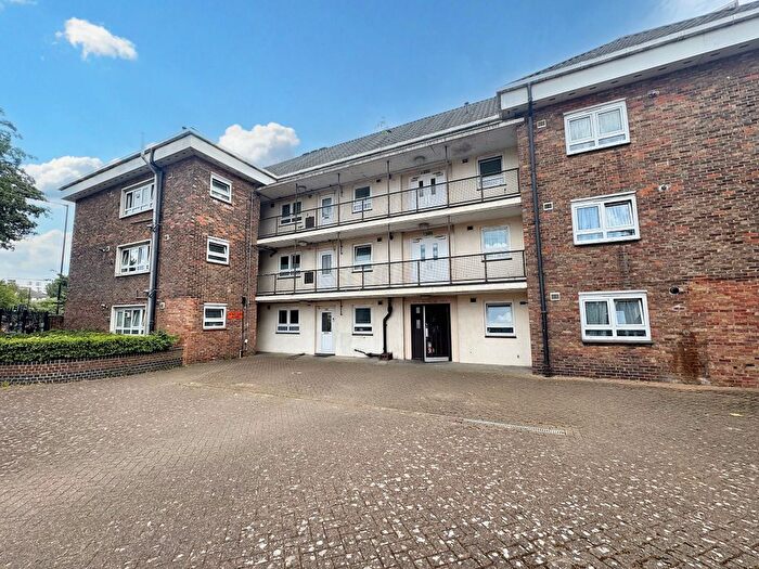 1 Bedroom Flat To Rent In New Plaistow Road, Stratford, E15