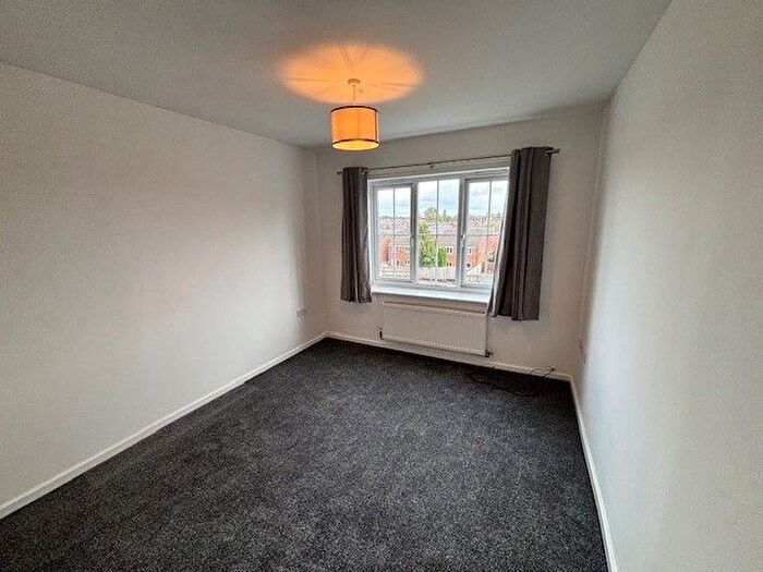 2 Bedroom Flat To Rent In Royal Drive, Fulwood, Preston, Lancashire, PR2