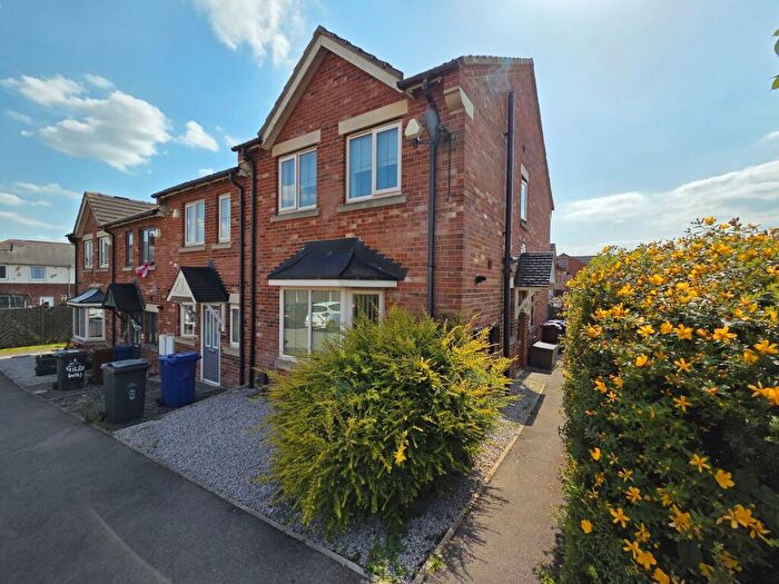 3 Bedroom End Of Terrace House For Sale In Gilder Way, Shafton, S72