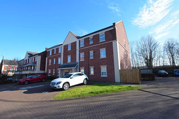 2 Bedroom Apartment For Sale In Miles Close, Pill, Bristol, BS20