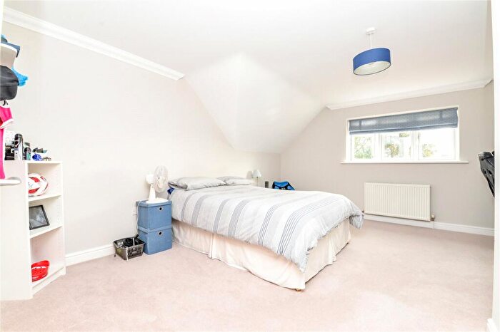 4 Bedroom Detached House For Sale In Manor Road, Milford On Sea, Lymington, Hampshire, SO41