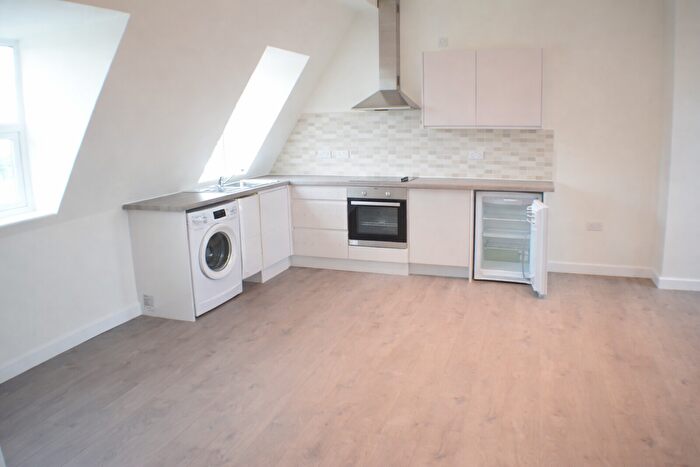2 Bedroom Flat To Rent In Forest Road, Howard Mansions, Walthamstow, E17